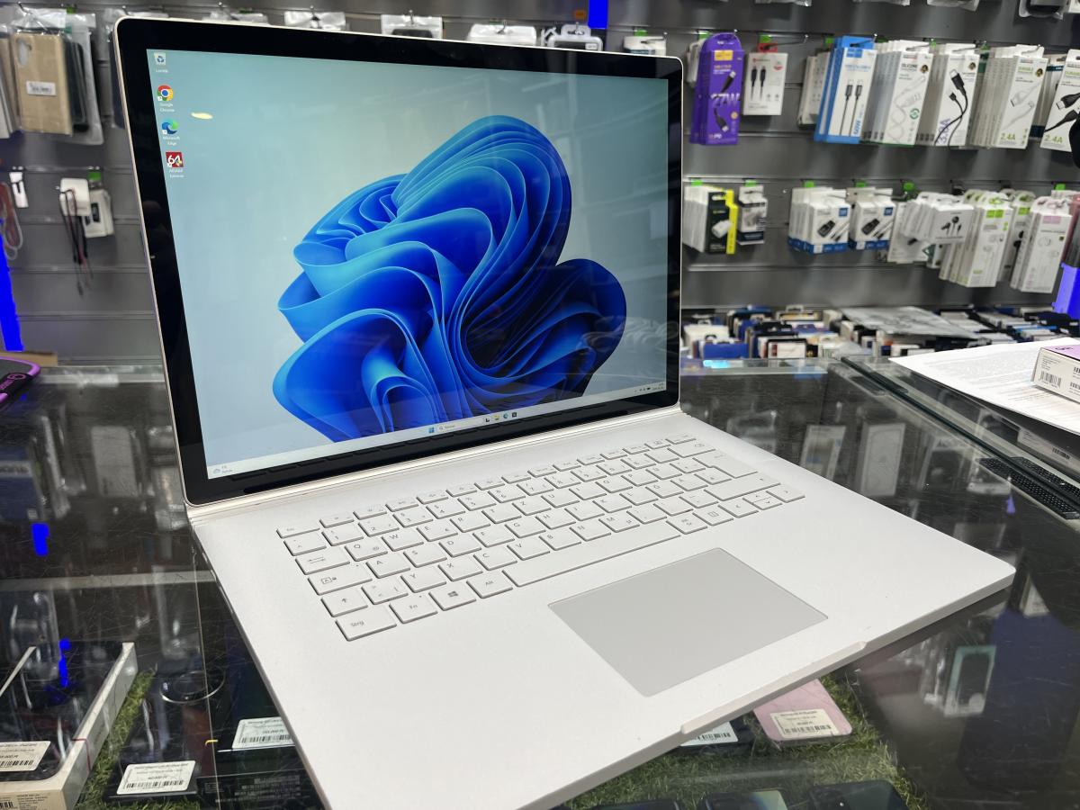 Microsoft Surface Book 2 15 , 15"  3240 x 2160 i7-8650U  16GB / 1TB SSD GTX1060 , 2in1 &eacute;rintőkijelzős notebook /tablet, ez&uuml;st szinben, haszn&aacute;lt