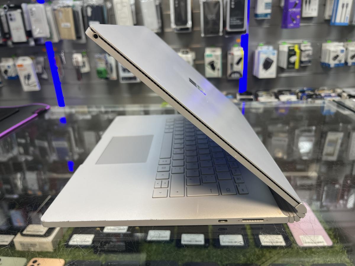 Microsoft Surface Book 2 15 , 15"  3240 x 2160 i7-8650U  16GB / 1TB SSD GTX1060 , 2in1 &eacute;rintőkijelzős notebook /tablet, ez&uuml;st szinben, haszn&aacute;lt