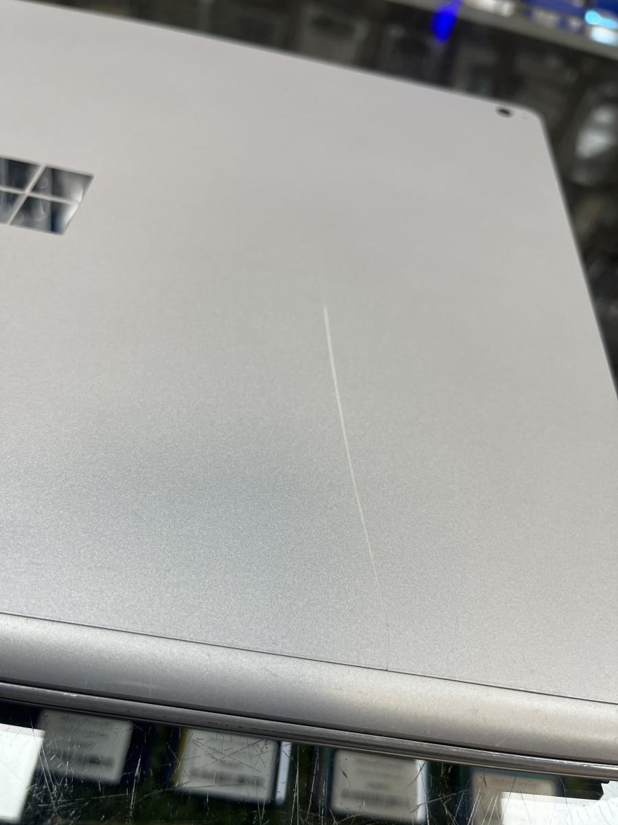 Microsoft Surface Book 2 15 , 15"  3240 x 2160 i7-8650U  16GB / 1TB SSD GTX1060 , 2in1 &eacute;rintőkijelzős notebook /tablet, ez&uuml;st szinben, haszn&aacute;lt