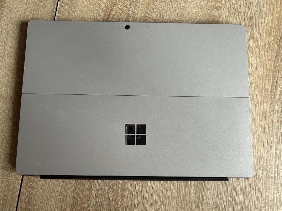 Microsoft Surface Pro 7 12.3"Windowsos táblagép  intel i5-10.gen 8G /256GB SSD , billentyúzetes tokkal (német kiosztás ), pen opconális 