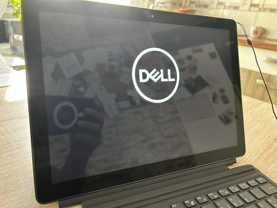 DELL Latitude 5290 2-in-1 12.3" FHD Erintőkijelzős Laptop / Windows 10 Tablet lecsatolható billentyűzettel