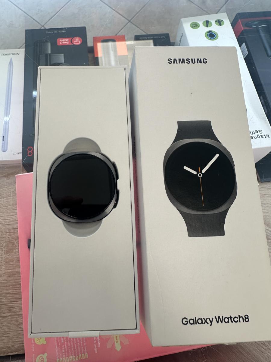 Samsung Galaxy Watch8 44mm LTE (SM-L335) Okos&oacute;ra, Grafit, haszn&aacute;lt