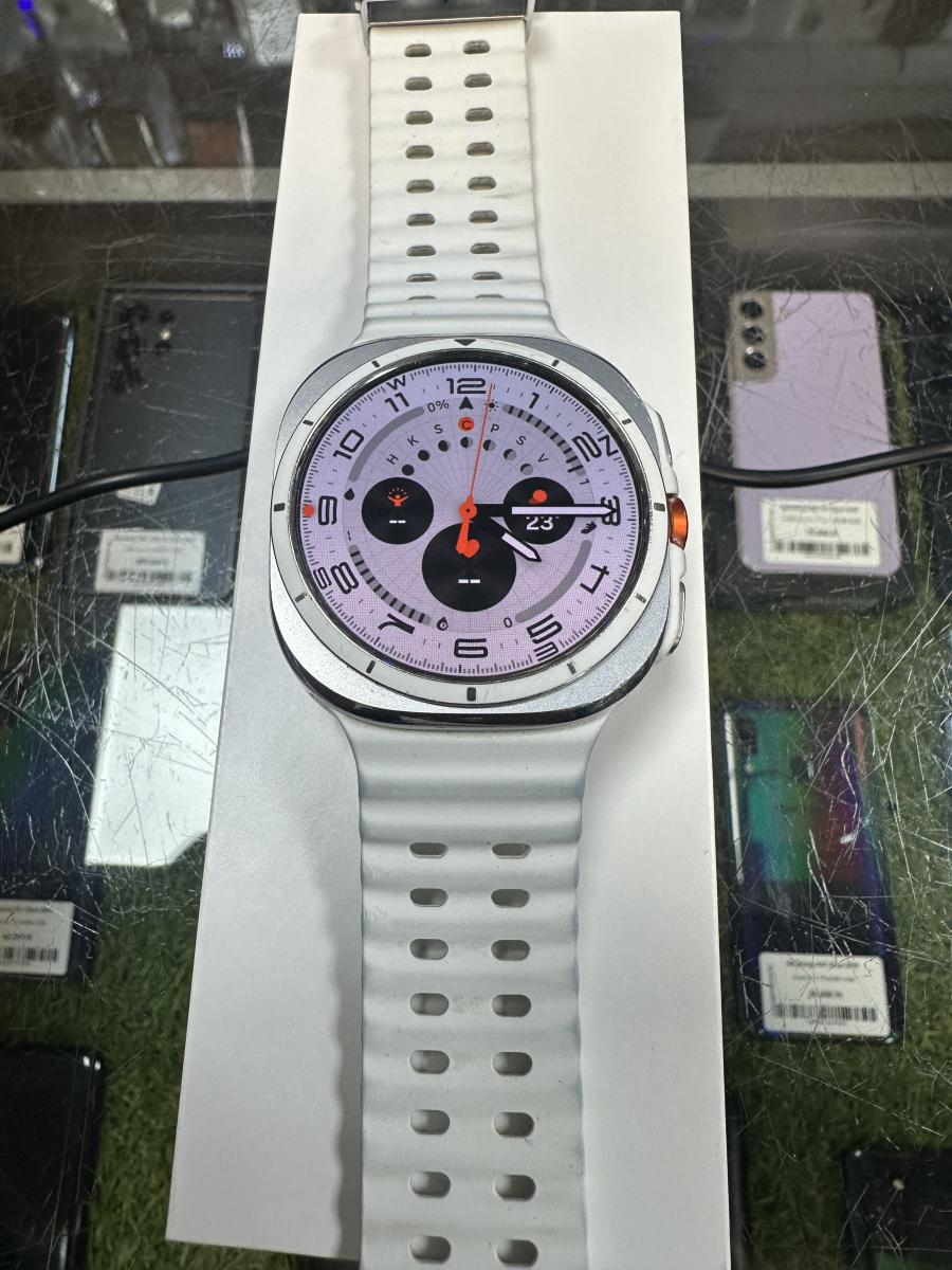 Samsung Galaxy Watch Ultra 64GB (2025) 47mm LTE Okos&oacute;ra, Tit&aacute;nfeh&eacute;r, haszn&aacute;lt 