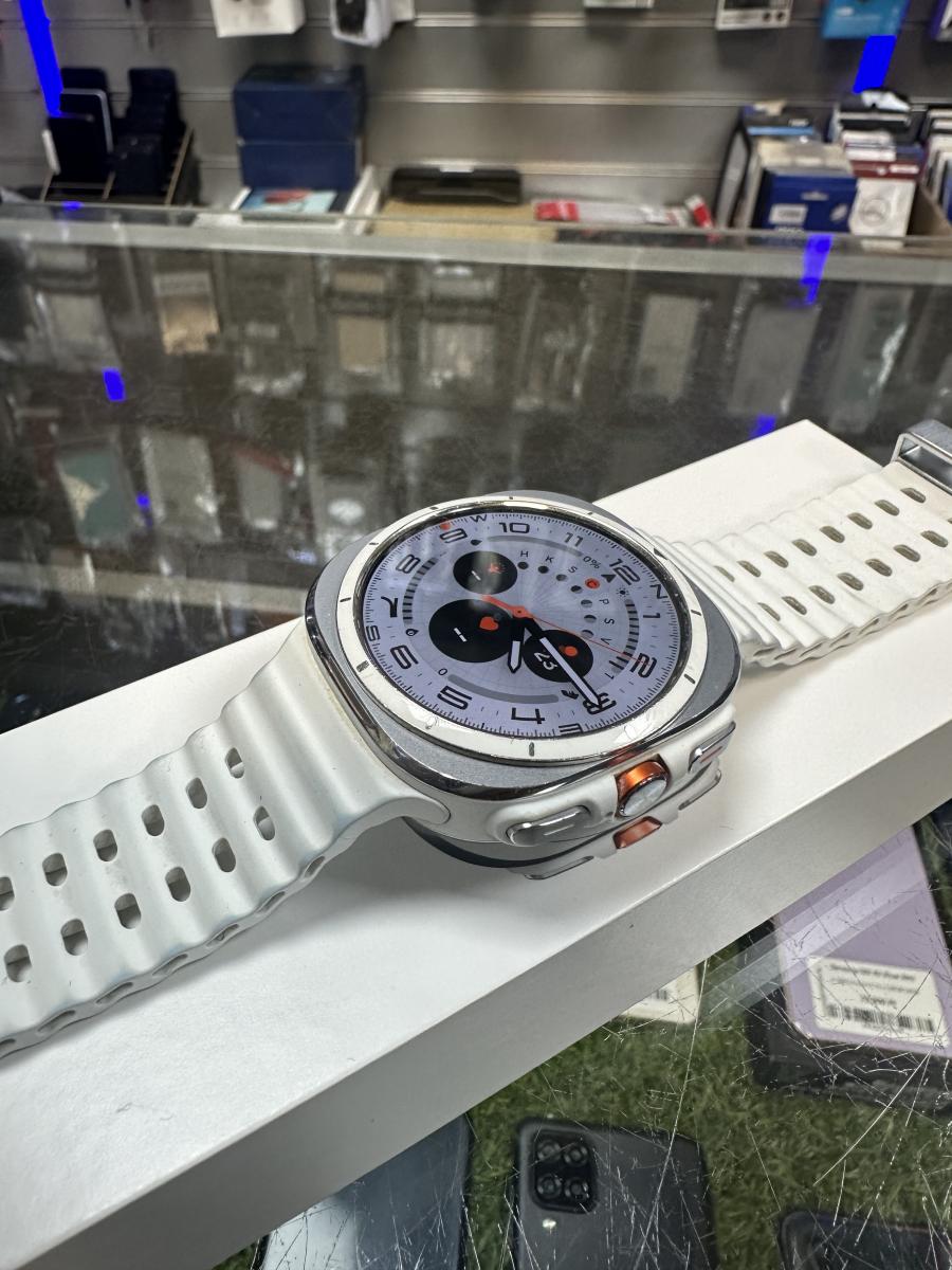 Samsung Galaxy Watch Ultra 64GB (2025) 47mm LTE Okos&oacute;ra, Tit&aacute;nfeh&eacute;r, haszn&aacute;lt 
