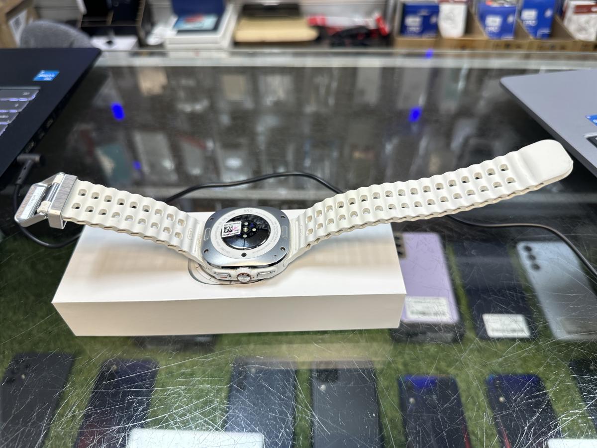 Samsung Galaxy Watch Ultra 64GB (2025) 47mm LTE Okos&oacute;ra, Tit&aacute;nfeh&eacute;r, haszn&aacute;lt 