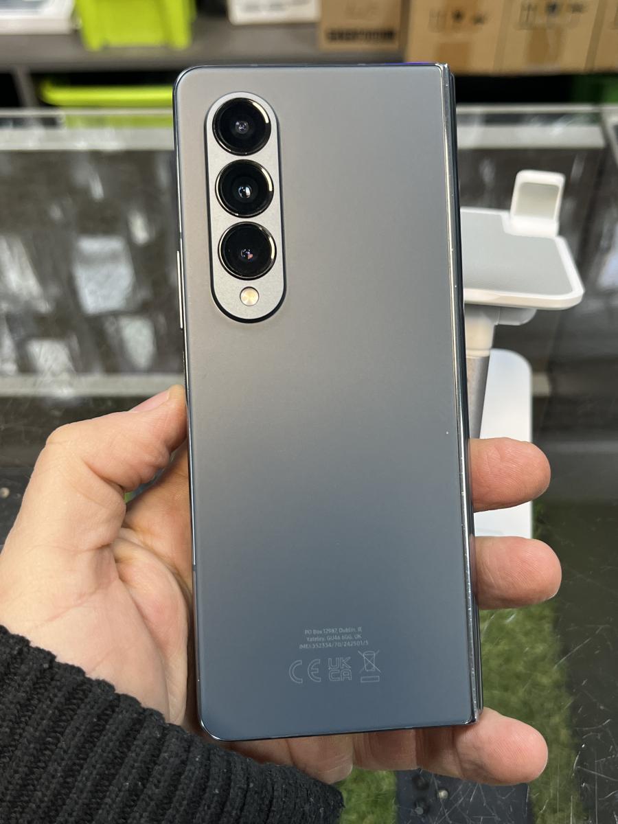 Samsung Galaxy Z Fold4 Sz&uuml;rk&eacute;sz&ouml;ld 256GB/12GB