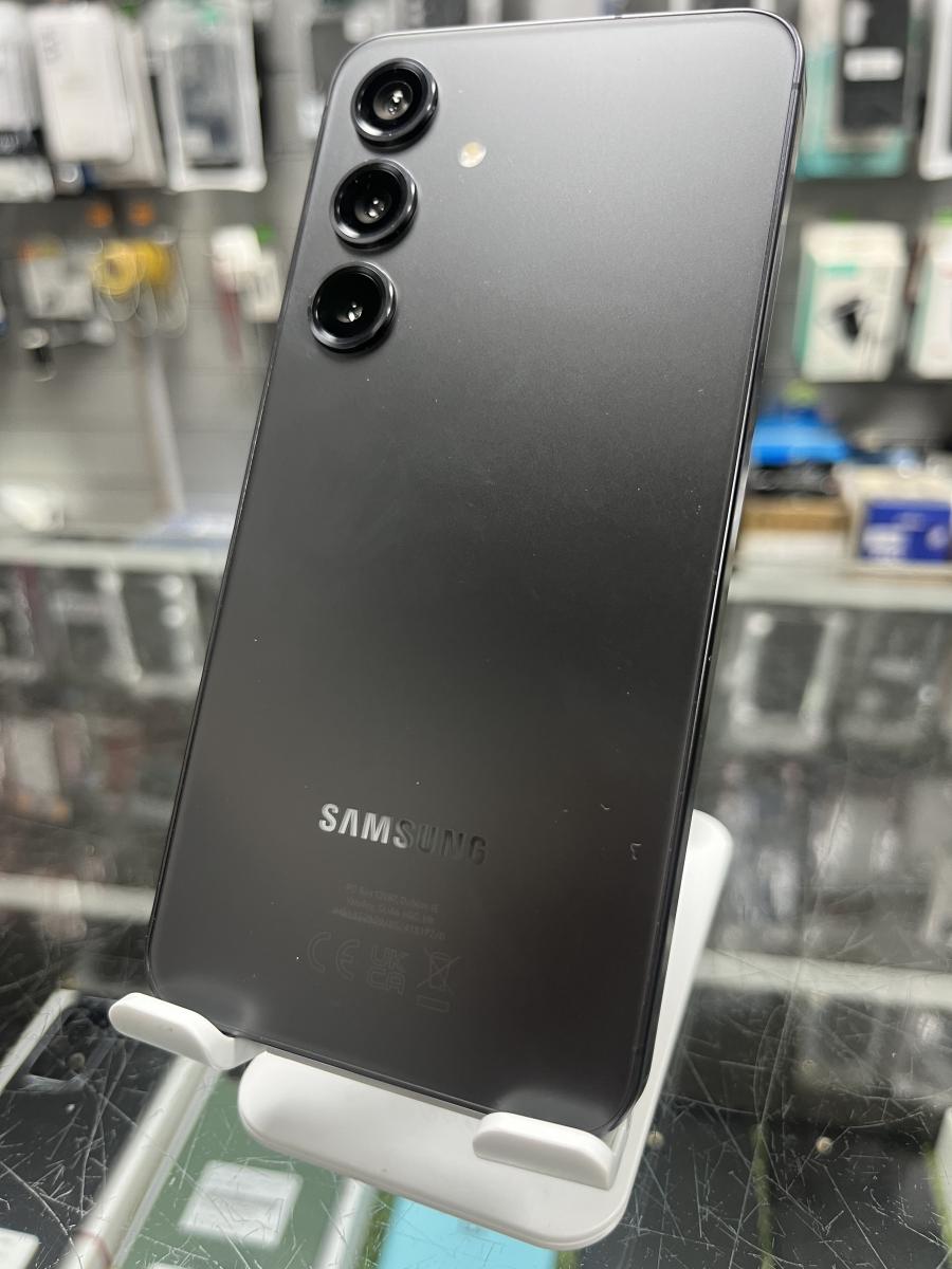 Samsung Galaxy S24  SM-S921B 5G 256GB 8GB DS Onix Black, HASZNÁLT