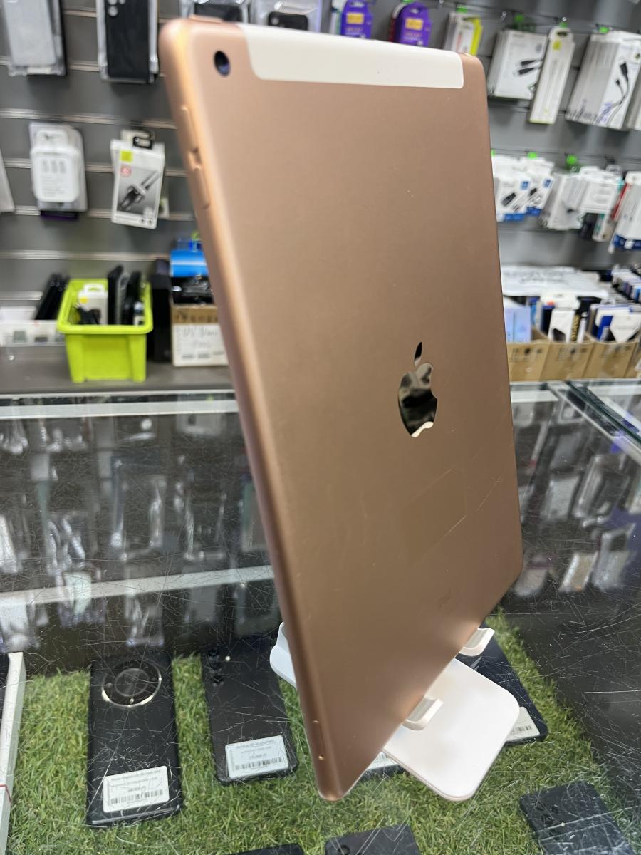iPad 7. Gen 10.2 2019 Wi-Fi+Cellular 128GB Gold, haszn&aacute;lt