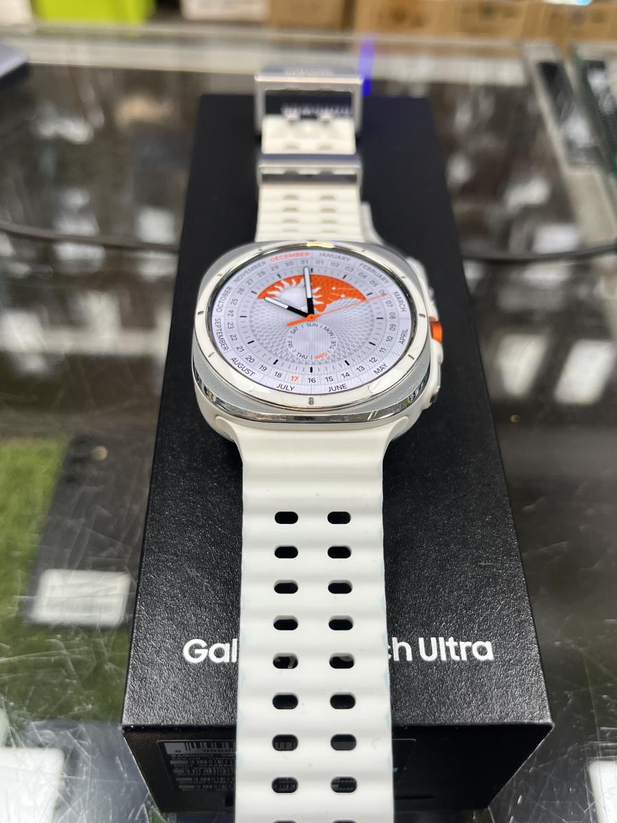Samsung Galaxy Watch Ultra (2025) 47mm LTE Okos&oacute;ra, Tit&aacute;nfeh&eacute;r, haszn&aacute;lt