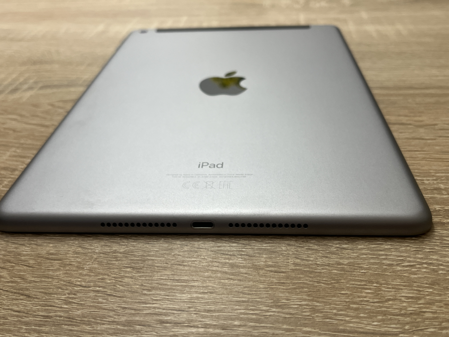  iPad 6. Gen 9.7 2018 Wi-Fi Cellular 32GB Space Gray 