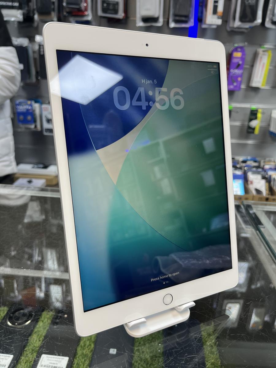  iPad 8. Gen 10,2 2020 Wi-Fi+Cellular 128GB Silver, haszn&aacute;lt