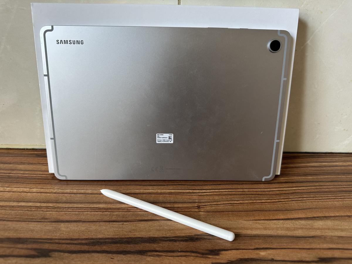 Samsung Galaxy Tab S10 Lite 5G+ 6/128GB T&aacute;blag&eacute;p+ S Pen (SM-X406B), HASZN&Aacute;LT , silver