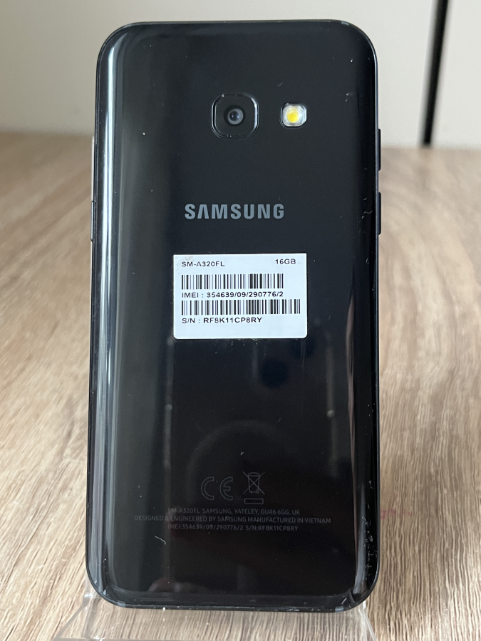 Samsung Galaxy A3 2017 Single A320F Mobiltelefon, fekete