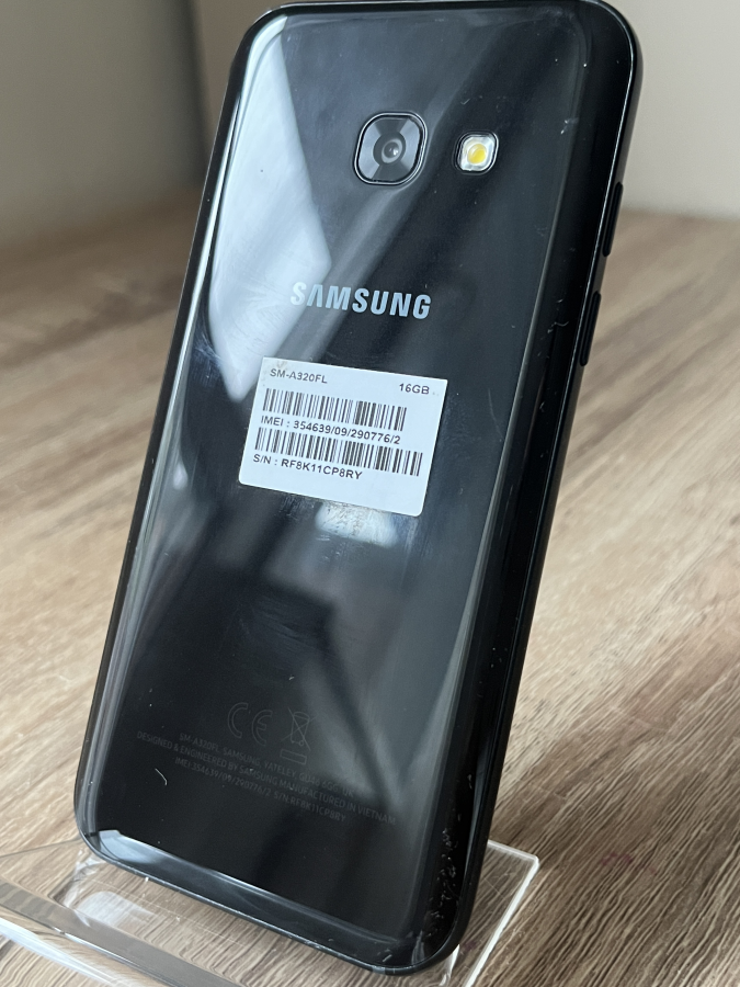 Samsung Galaxy A3 2017 Single A320F Mobiltelefon, fekete