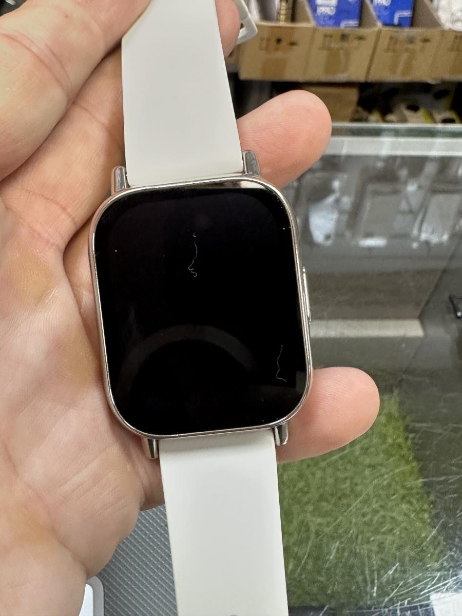 Xiaomi Redmi Watch 5 Lite, light gold szinben - okoskark&ouml;tő