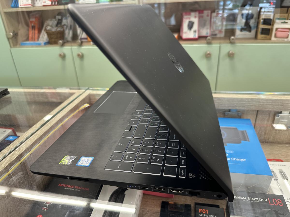 HP Pavilion Power - 15-cb060sa 15" i5-7300HQ 16GB/500GB GTX1050/2GB fel&uacute;jitott notebook