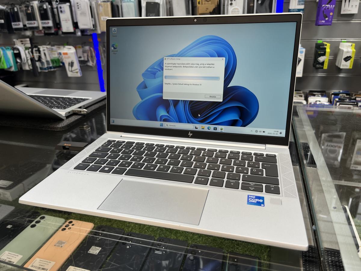 HP Elitebook 830 G8 ( 56Y55EC )13.3" FullHD i5-1145G7 16G/256GB SSD, Win11Pro , Gy&aacute;ri Magyar Bill, FEL&Uacute;JITOTT