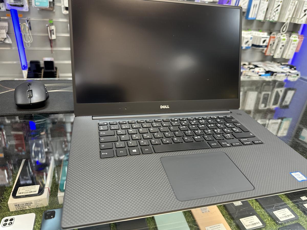 Dell XPS 15 9560 - 15.6" FHD  i7-7700HQ, 16GB, 512GB SSD, GTX1050 / 4GB ,Win11 Pro, Silver , haszn&aacute;lt Notebook 