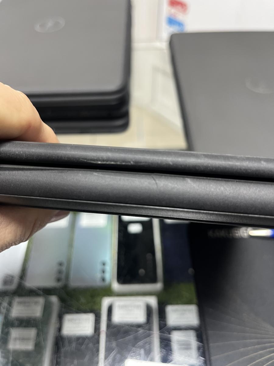 DELL Latitude 3310 13.2"HD i5-8265U 1.60GHz 8GB 250GB Win11 Fel&uacute;j&iacute;tott Notebook