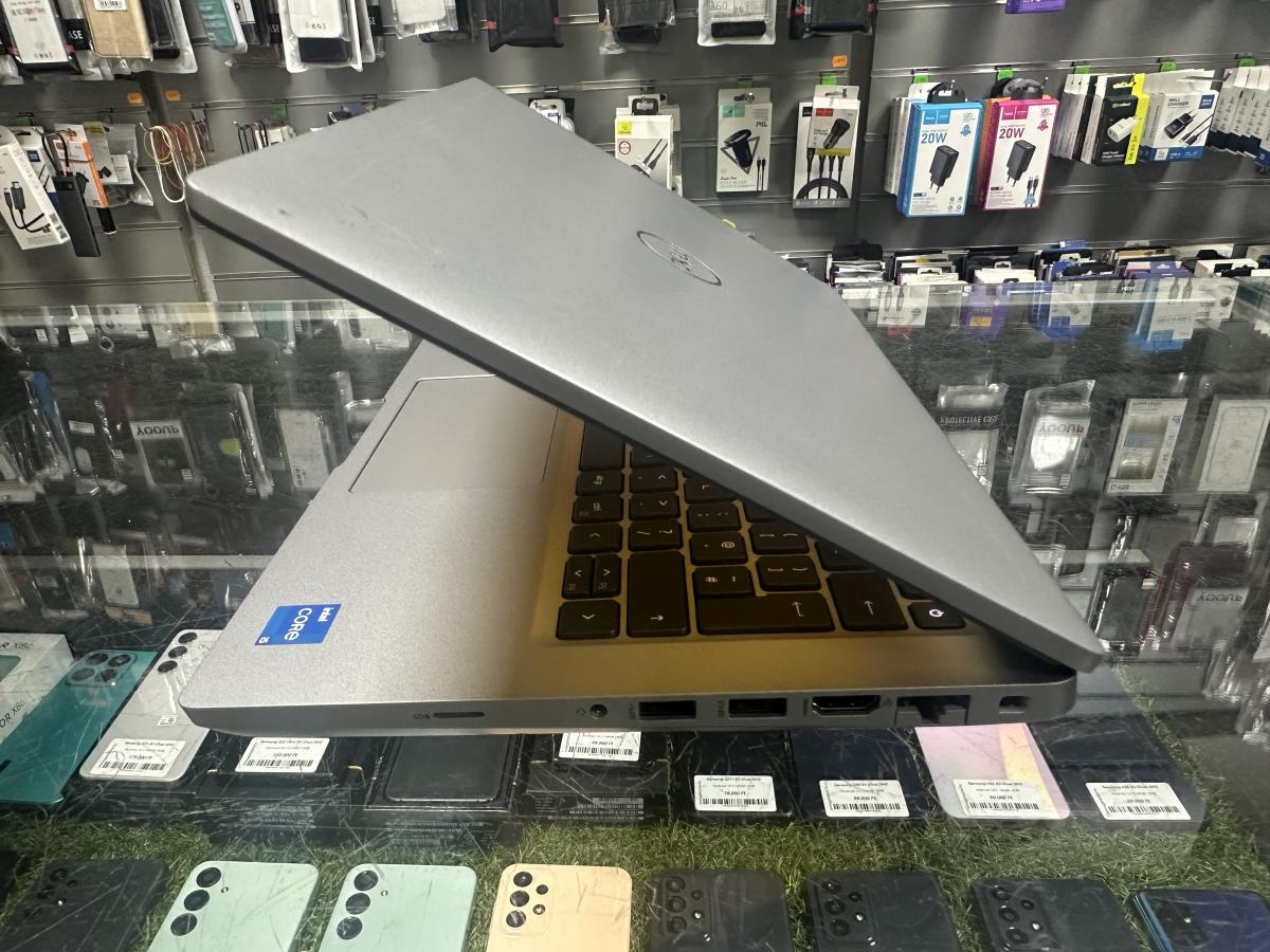 DELL Latitude 5421 14"FHD TOUCH, i5-11500H 16GB/250GB NVME SSD, Win11 Pro , Silver , Fel&uacute;jitott