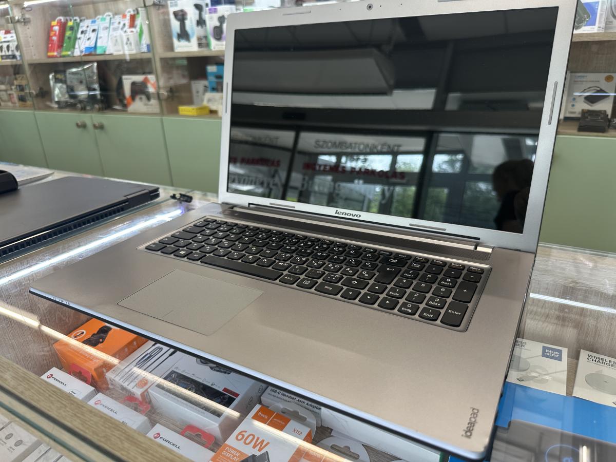 Lenovo IDEAPAD Z710 17" FHD i5-4210M 16GB 256GB SSD, DVD ir&oacute;, Win10Home, felujitott notebook