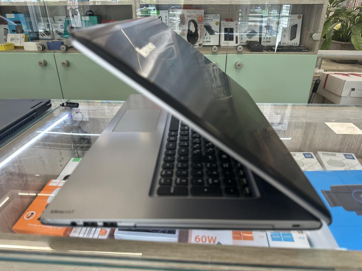 Lenovo IDEAPAD Z710 17" FHD i5-4210M 16GB 256GB SSD, DVD ir&oacute;, Win10Home, felujitott notebook