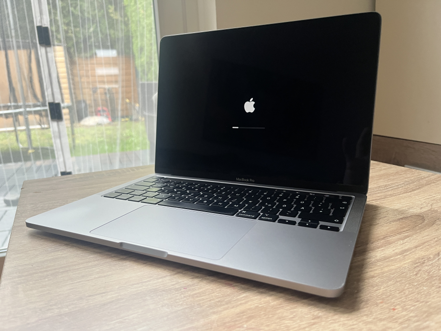 Apple MacBook Pro 13" Retina Touchbar 2020 Intel i5-1038NG7 2.00GHz 16GB (2x8GB ) / 500G SSD