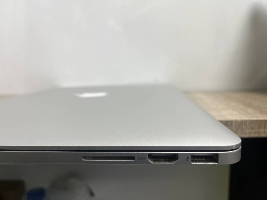 Apple MacBook Pro 15" Retina Mid 2014  i7-4870HQ  2.0GHz 16GB (2x8GB ) / 128GB SSD ezüst 