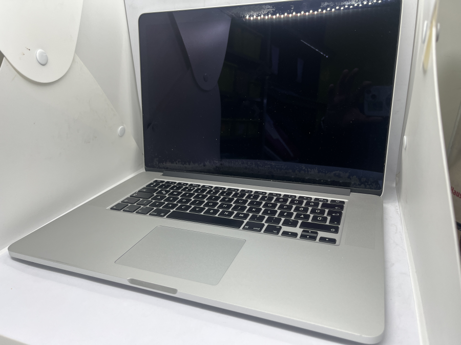 Apple MacBook Pro 11,3 15" Retina Mid 2014  i7-4870HQ  2.0GHz 16GB (2x8GB ) / 128GB SSD ezüst 