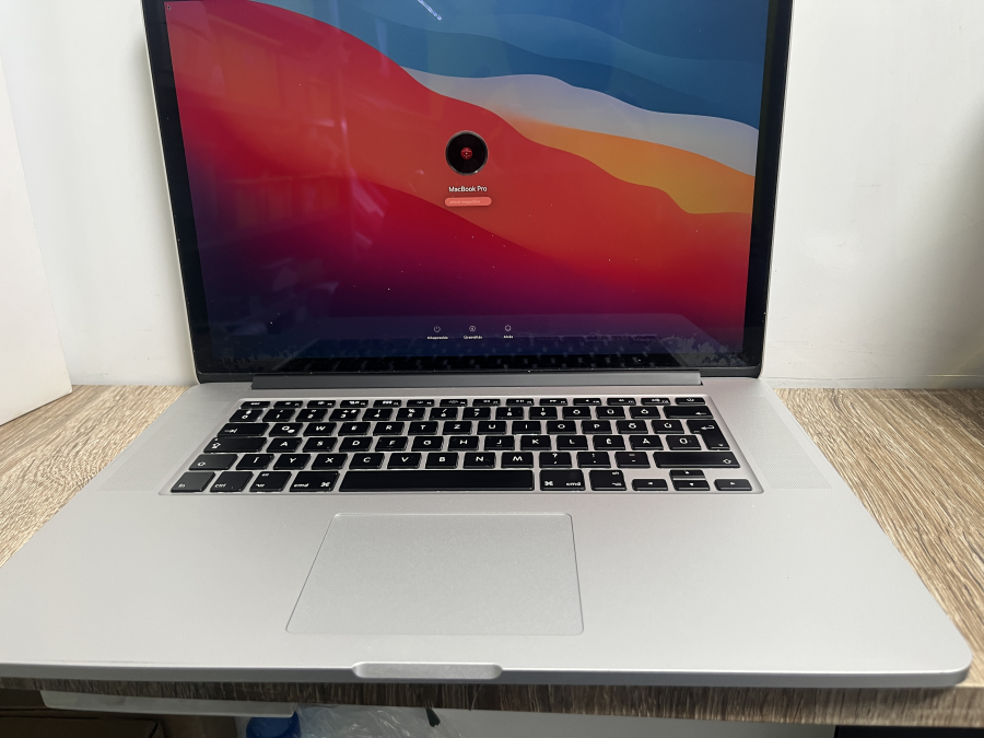 Apple MacBook Pro 11,3 15" Retina Mid 2014  i7-4870HQ  2.0GHz 16GB (2x8GB ) / 128GB SSD ezüst 