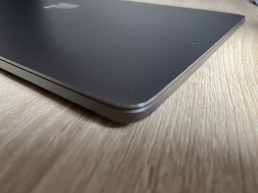 Apple MacBook Pro 15.4" Retina Touchbar Mid 2018 I7-8750H 16GB  / 256 SSD sötétszürke 