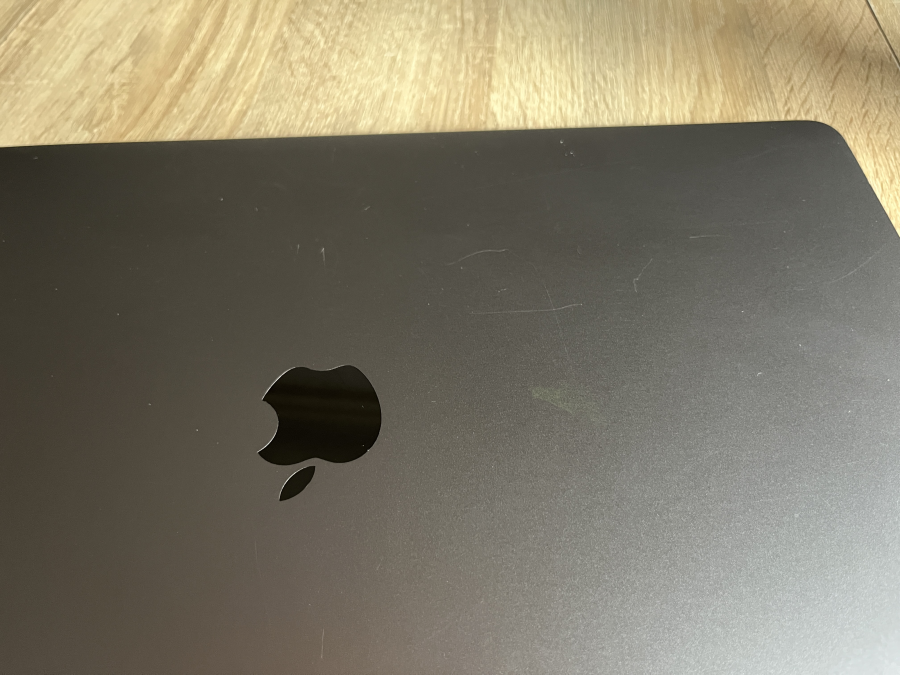 Apple MacBook Pro 15.4" Retina Touchbar Mid 2018 I7-8750H 16GB  / 256 SSD sötétszürke 