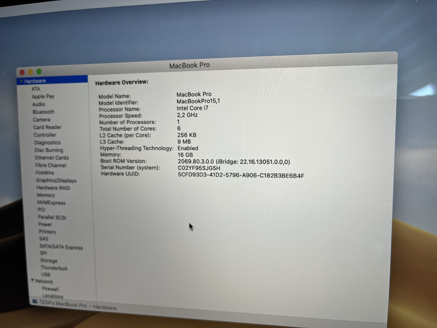 Apple MacBook Pro 15.4" Retina Touchbar Mid 2018 I7-8750H 16GB  / 256 SSD sötétszürke 