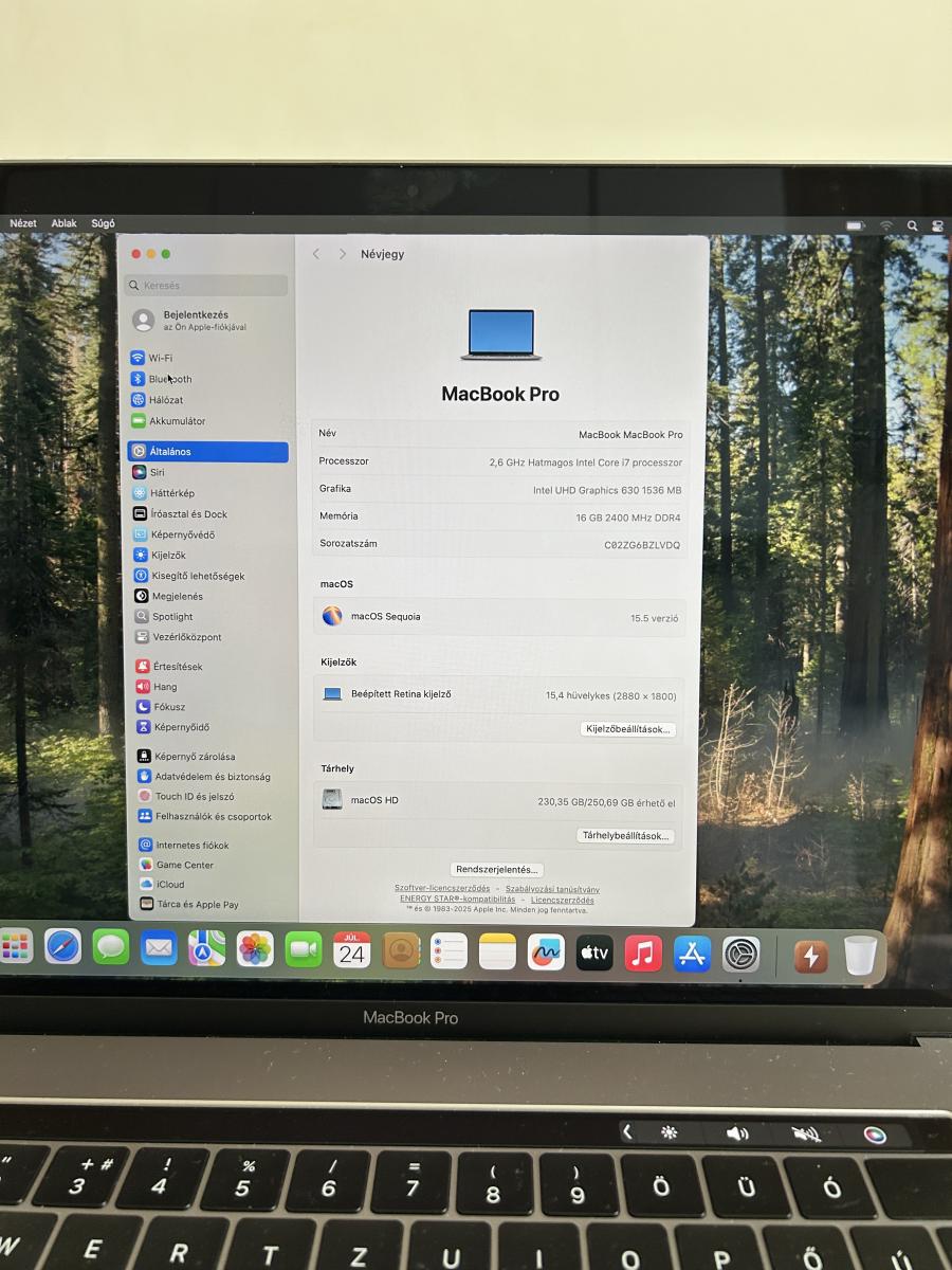 Apple MacBook Pro 15" Retina Touchbar 2019 I7-9750H 16GB  / 256 SSD sötétszürke  Radeon Pro 555X