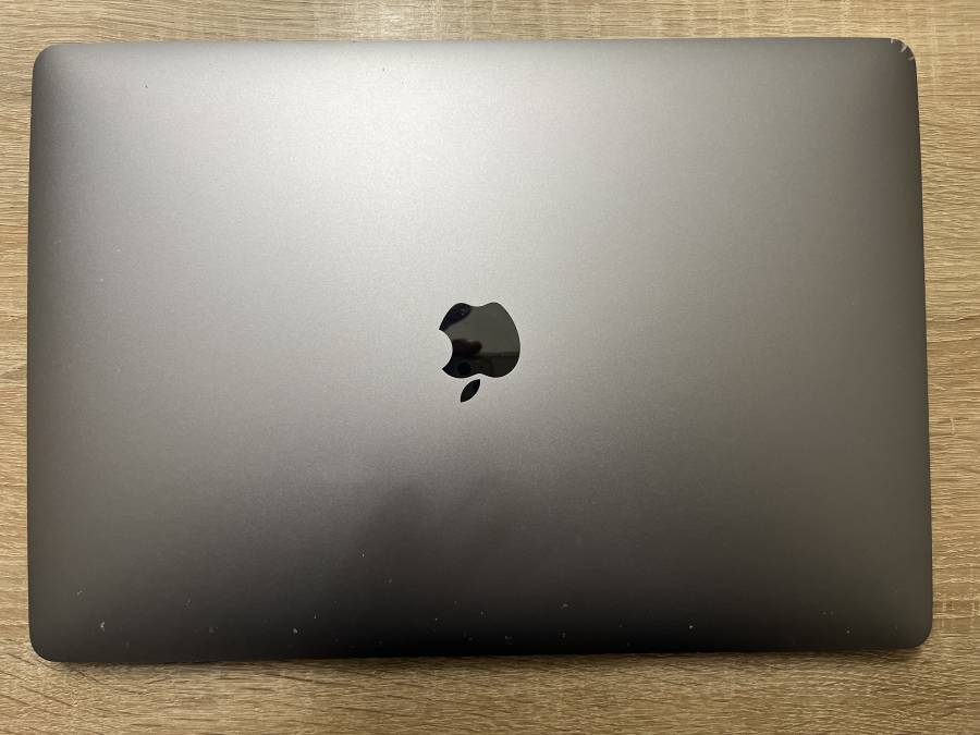 Apple MacBook Pro 15.4" Retina Touchbar Mid 2018 I7-8750H 16GB  / 256 SSD sötétszürke 