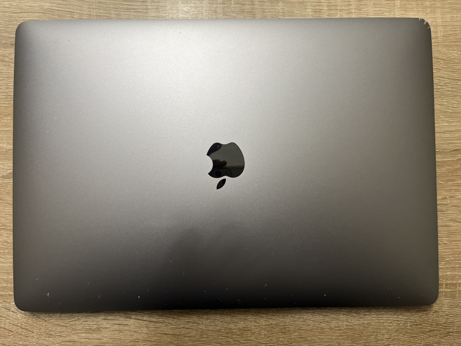 Apple MacBook Pro 15.4" Retina Touchbar Mid 2018 I7-8750H 16GB  / 256 SSD sötétszürke 