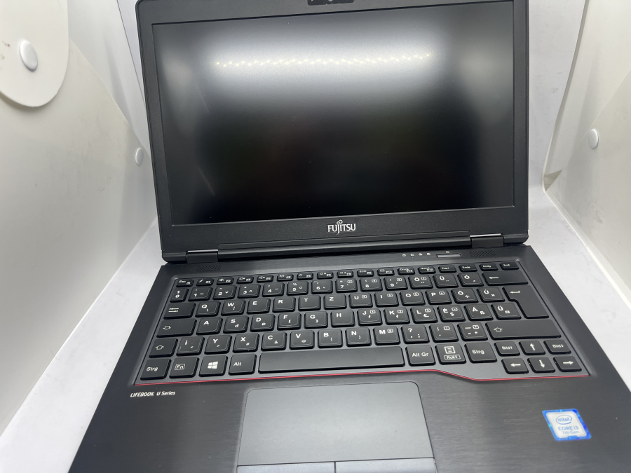 FUJITSU E727 12.5" FHD i3-7100 8GB/250GB SSD Win11, INT Keyboard (Hun matricával) 