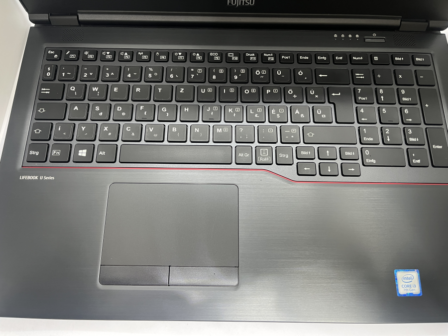 FUJITSU E758 15.6" FHD i3-8130U 16GB/250GB SSD Win11, INT Keyboard (Hun matricával) 
