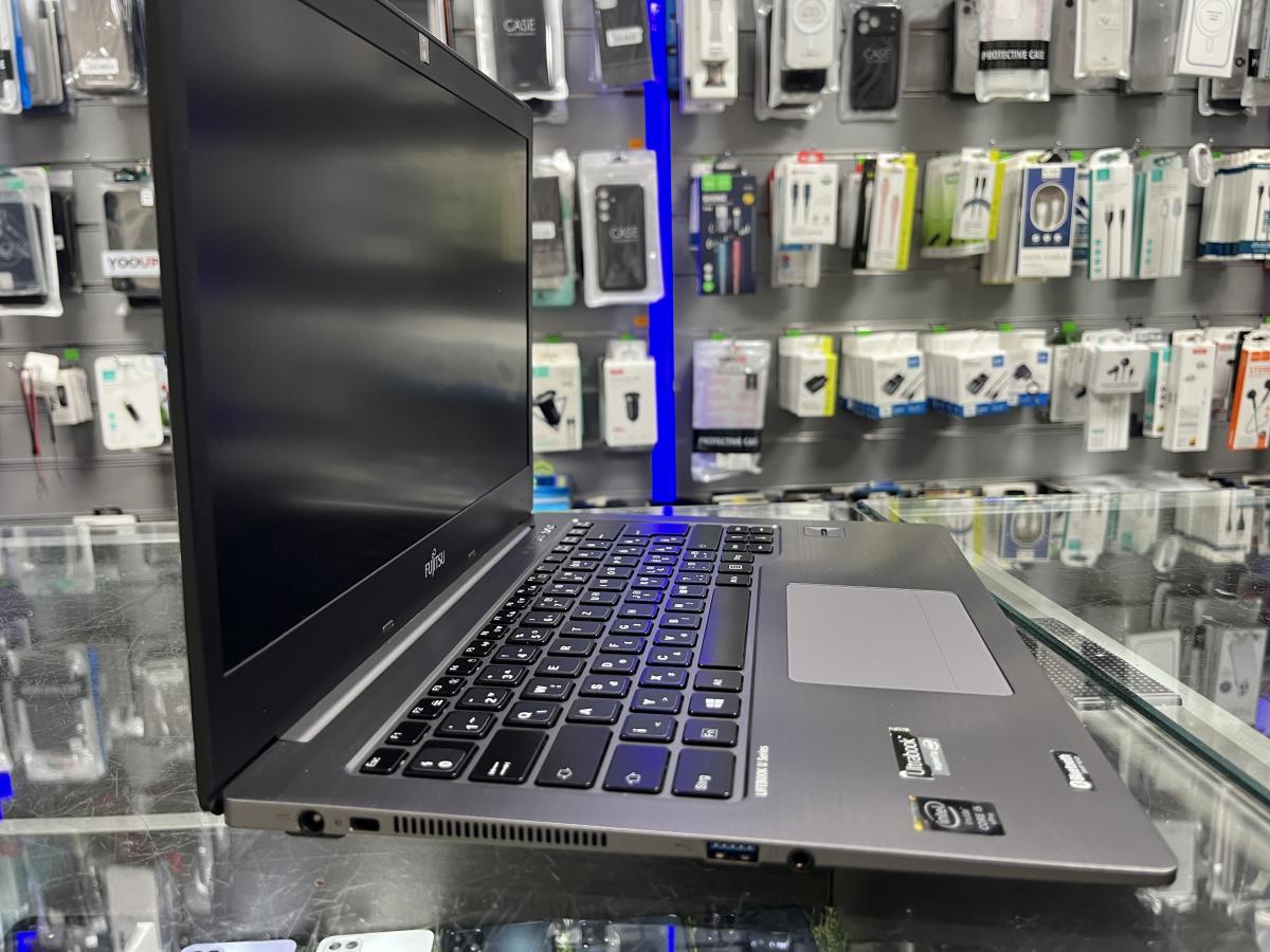 FUJITSU U904 14" QHD+ i5-4300U 10GB RAM 256GB SSD Win10 Pro