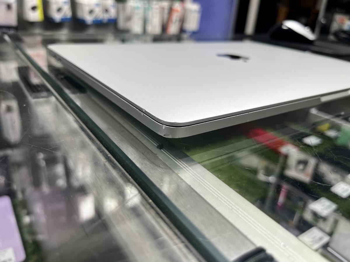 Apple MacBook Pro 13" Retina Touchbar 2020 M1 8/8 Magos CPU 8GB / 256G SSD, Silver