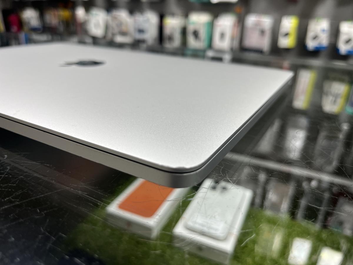 Apple MacBook Pro 13" Retina Touchbar 2020 M1 8/8 Magos CPU 8GB / 256G SSD, Silver