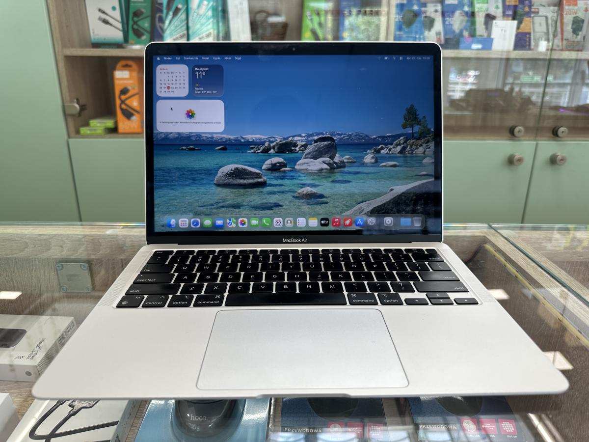Apple MacBook Air 2020 M1 13" Retina 10,1 8G/ 256GB Space Gray fel&uacute;jitott laptop