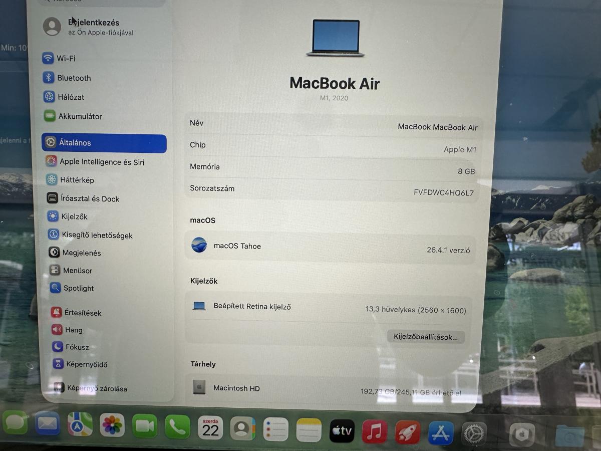 Apple MacBook Air 2020 M1 13" Retina 10,1 8G/ 256GB Space Gray fel&uacute;jitott laptop