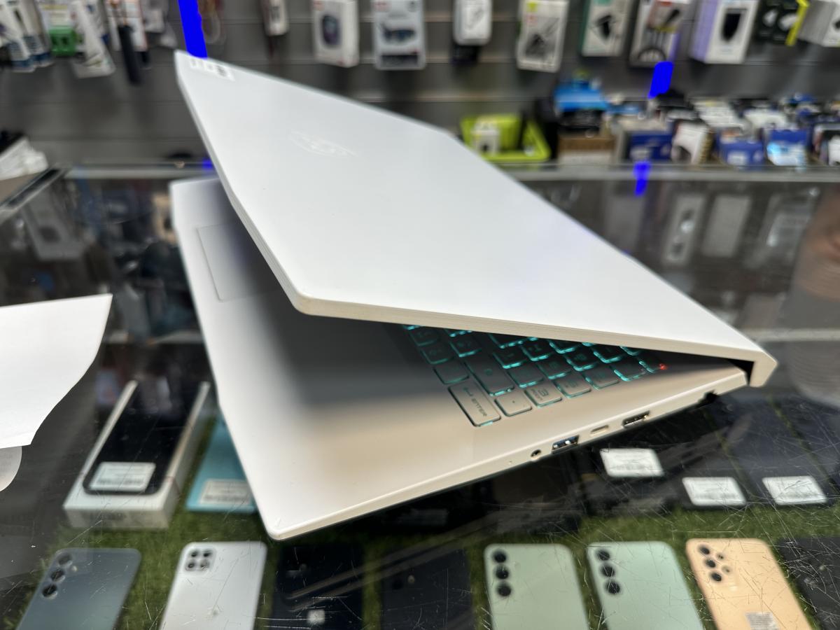 MSI Sword 15 A11UD-022XHU - 15.6" FullHD , i7-11800H 4.60 GHz, 16GB, 500GB SSD, RTX 3050 Ti, Win11 Prof - Feh&eacute;r , Fel&uacute;j&iacute;tott, Magyar billenty&uuml;zet