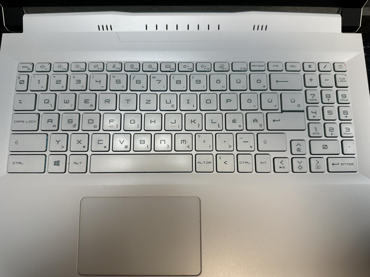 MSI Sword 15 A11UD-022XHU - 15.6" FullHD , i7-11800H 4.60 GHz, 16GB, 500GB SSD, RTX 3050 Ti, Win11 Prof - Feh&eacute;r , Fel&uacute;j&iacute;tott, Magyar billenty&uuml;zet