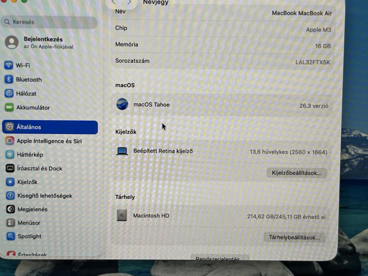 Apple MacBook Air 2024 M3 13.6" Liquid Retina 16G/ 256GB , magyar billentyűzet , silver, haszn&aacute;lt