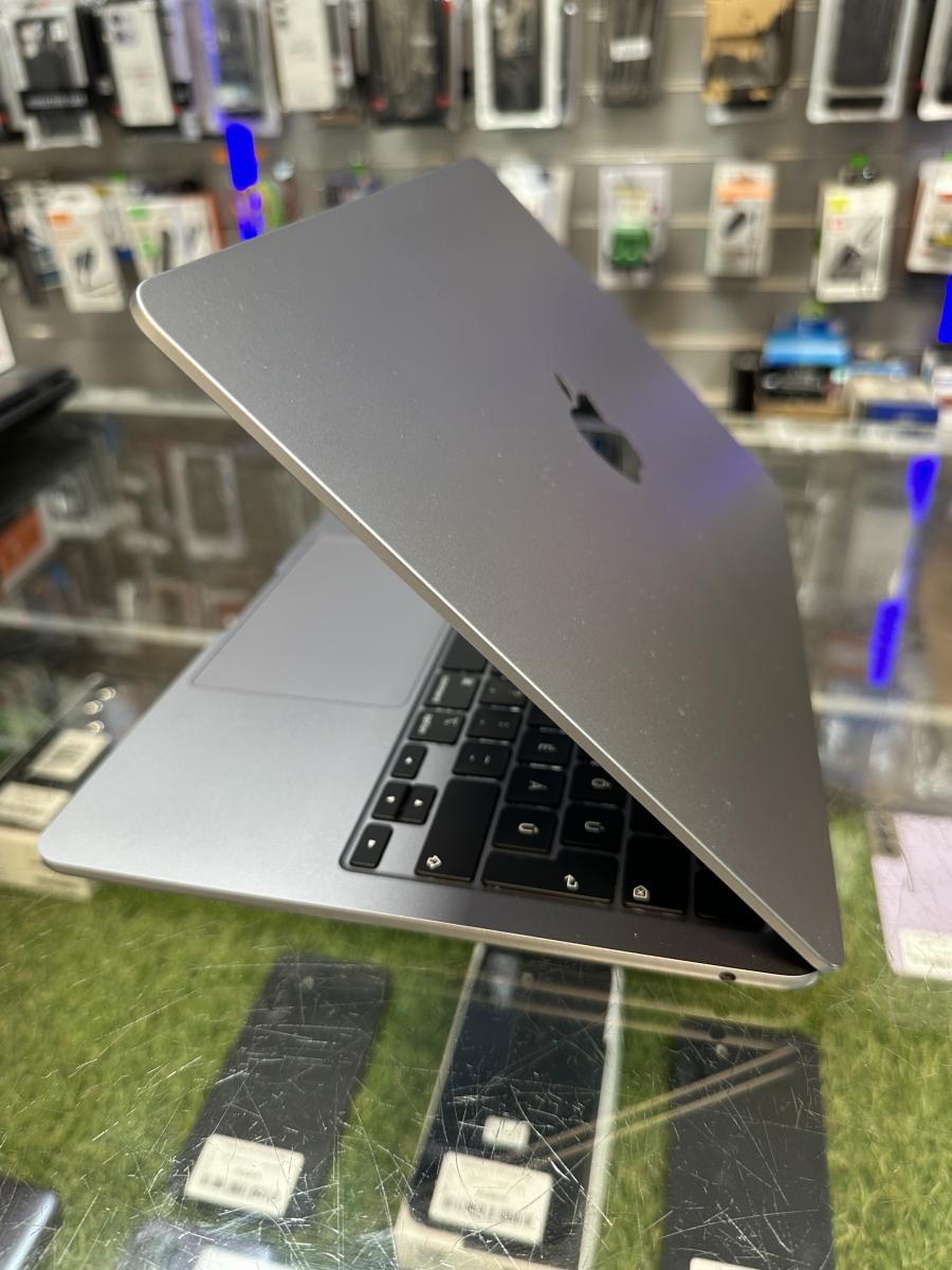 Apple MacBook Air 2022 M2 13.6" Liquid Retina 16G/ 1TB , magyar billentyűzet