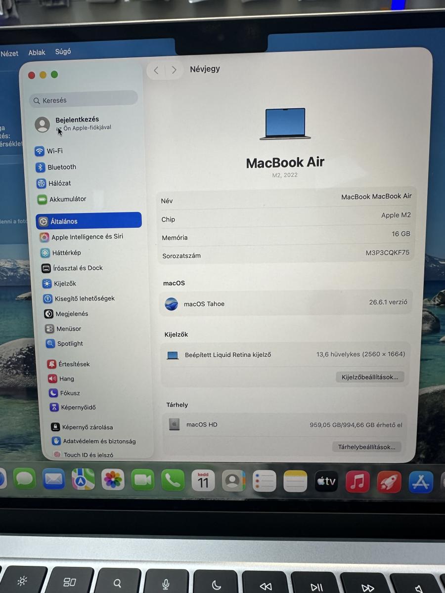 Apple MacBook Air 2022 M2 13.6" Liquid Retina 16G/ 1TB , magyar billentyűzet