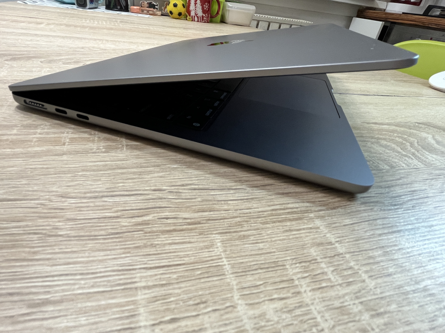 Apple MacBook Air 2022 M2 13.6" Liquid Retina 8G/ 256GB , US billentyűzet