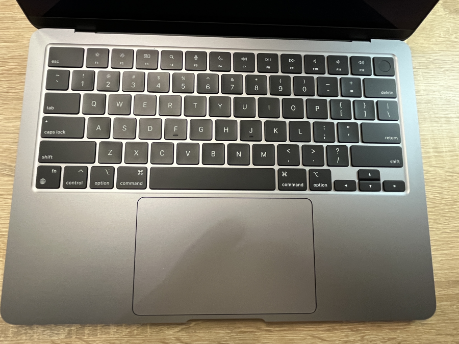Apple MacBook Air 2022 M2 13.6" Liquid Retina 8G/ 256GB , US billentyűzet